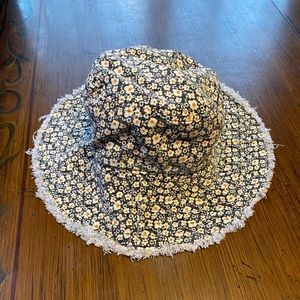 Natural Life Ditsy Floral Bucket Hat
